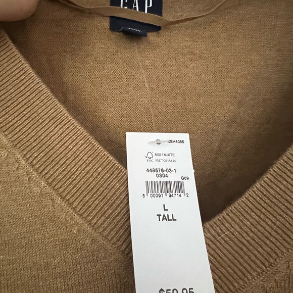 NWT GAP V neck sweater L - Picture 2 of 2